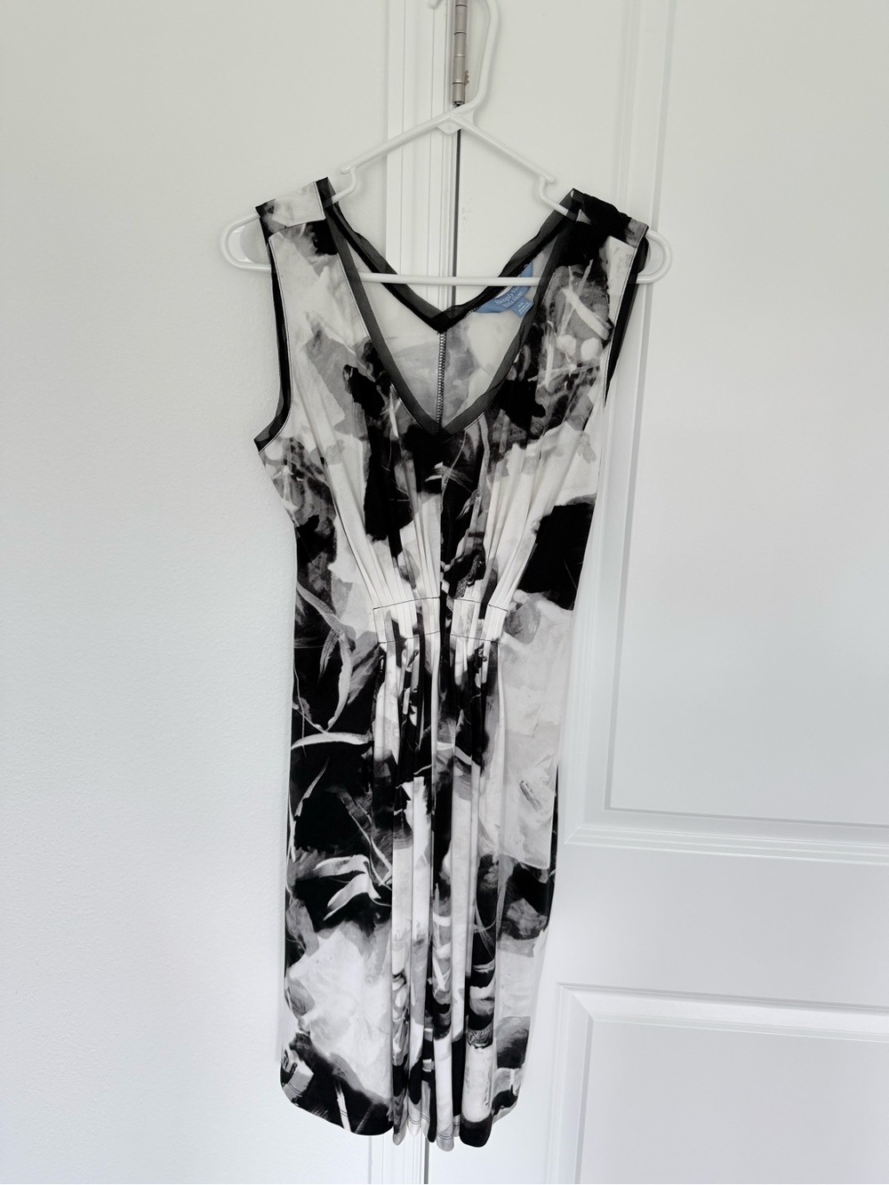 Vera Wang Black & White Abstract Floral Midi Dress